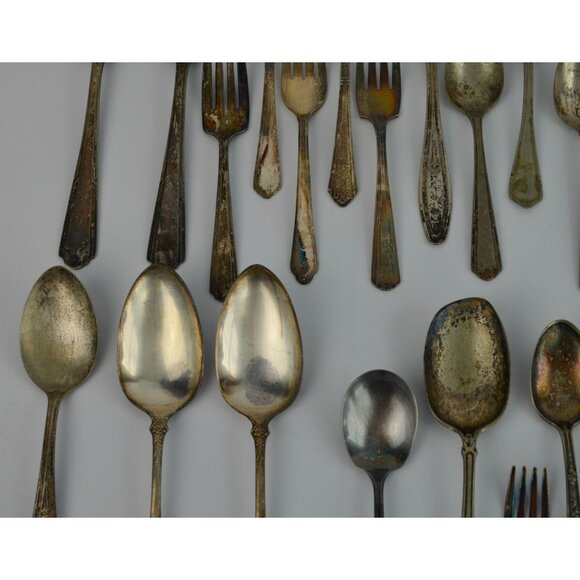 Large Lot 44 Vintage Antique Silverware Flatware Mixed Brands Patterns - Picture 9 of 16